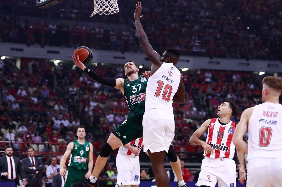 Αμφίβολος ο Πονίτκα για τον τέταρτο τελικό στο ΟΑΚΑ