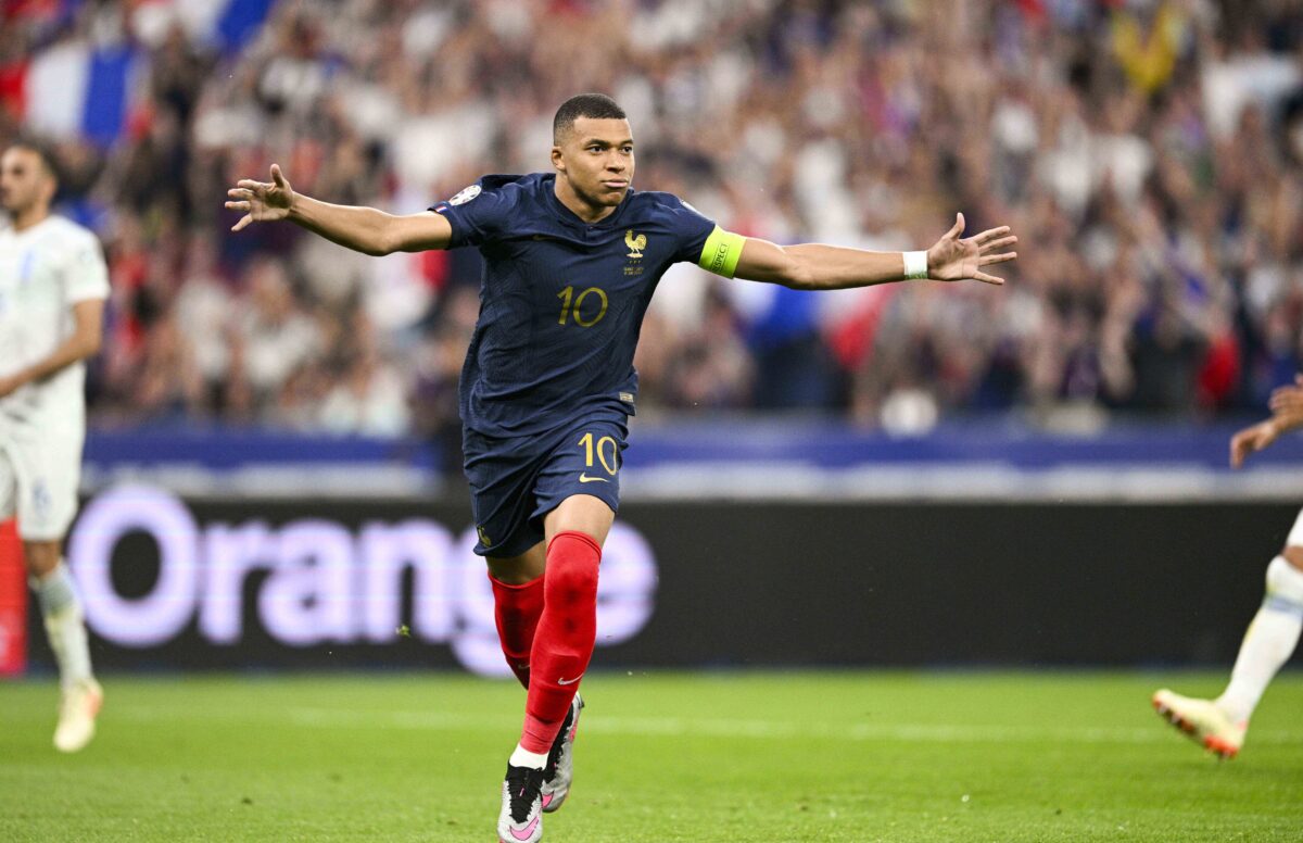 Εμπαπέ: «Με 54 γκολ σε μία σεζόν πληρώ τα κριτήρια για τη Χρυσή Μπάλα»