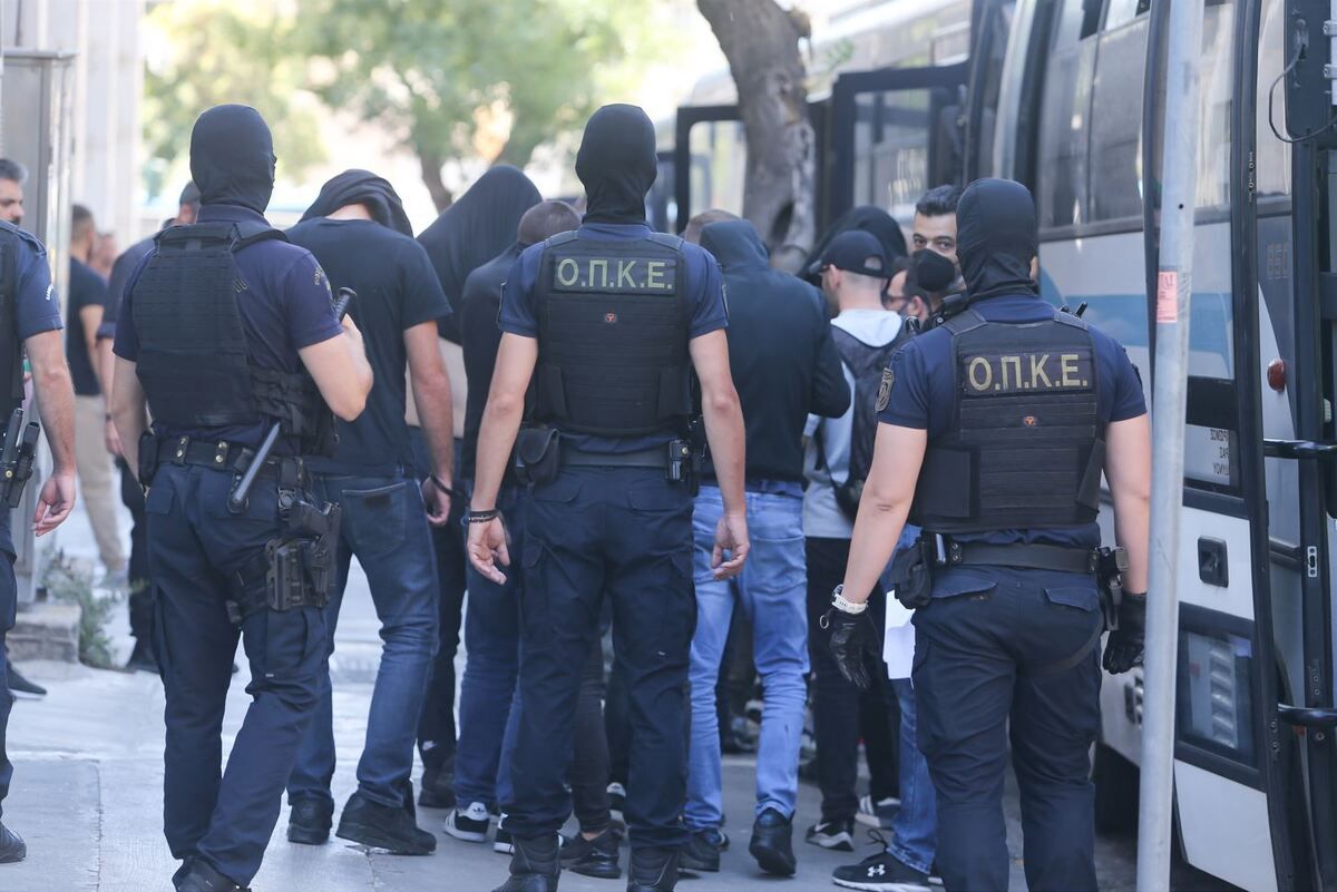 Η στάση της ΕΛ.ΑΣ απέναντι στους Κροάτες χούλιγκαν: «Ασ’ τους, πάνε να κοιμηθούν»