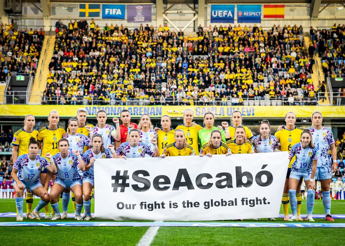 Ισπανία και Σουηδία ενωμένες έστειλαν μήνυμα: «Se acabó, ο αγώνας μας είναι ένας παγκόσμιος αγώνας»