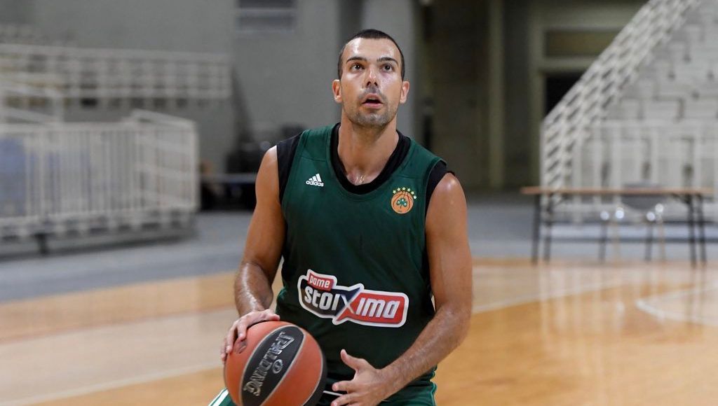 «Ποιος Γιώργος;» – Η αντίδραση του ξαφνιασμένου Σλούκα όταν ρωτήθηκε αν είναι καλός προπονητής ο Μπαρτζώκας! (vid)