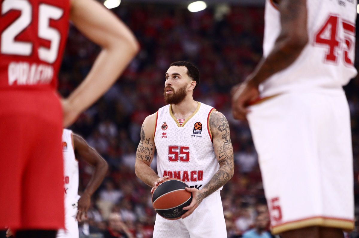 Μάικ Τζέιμς: «Δεν με νοιάζει το βραβείο του MVP, θέλω να κατακτήσω την Euroleague δύο φορές» (vids)