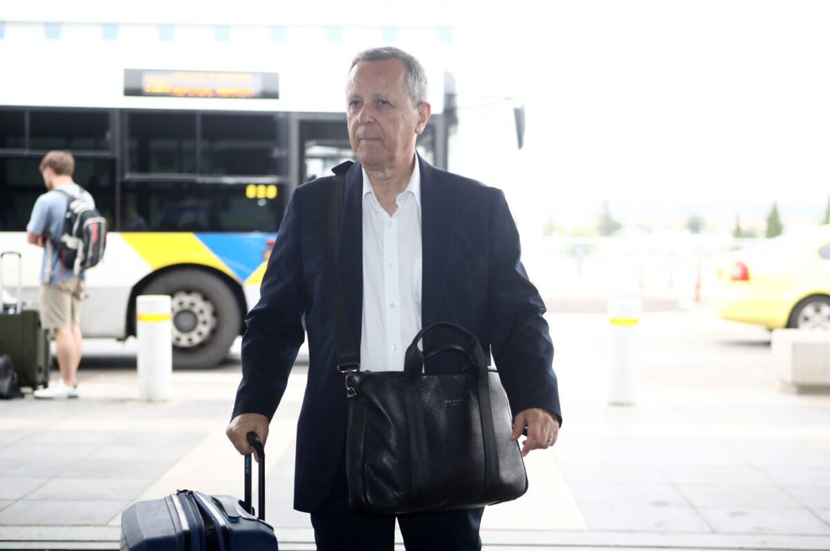 Ο Μπαλτάκος απάντησε σε Μαρινάκη: «Σε διάλογο αντιδρούμε θετικά, σε “επιθέσεις” όχι» – «Να βοηθήσω για τα ντέρμπι, αλλά δεν θα καταστρέψω την ελληνική διαιτησία»