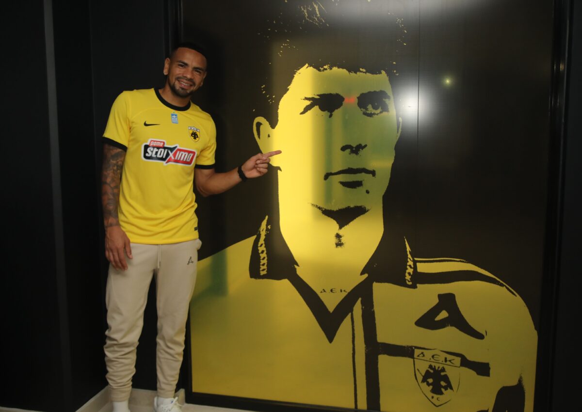 Ο Κάλενς μπήκε στην Opap Arena, επέλεξε αριθμό φανέλας και «γνώρισε» τον Μανωλά