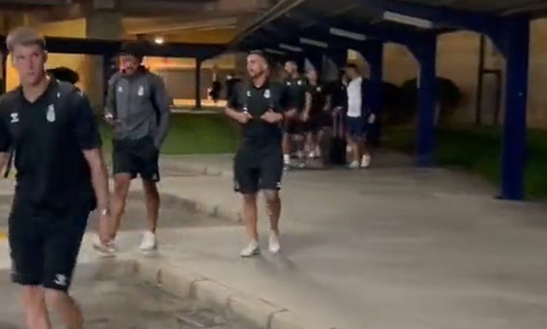 Τρομερό: 15 παίκτες της Λας Πάλμας έχασαν την πτήση της ομάδας γιατί ήταν στην καφετέρια του αεροδρομίου! (vid)