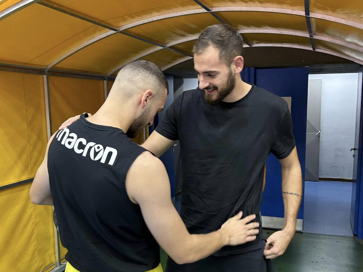 «Τρέχει» για την πρεμιέρα της Basket League ο Χατζηδάκης στην ΑΕΚ