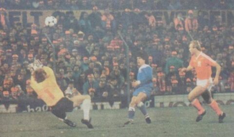 Ολλανδία – Ελλάδα 1-1 (1987): Όταν η Ευρώπη παραμιλούσε με την εμφάνιση της Εθνικής μας ομάδας!