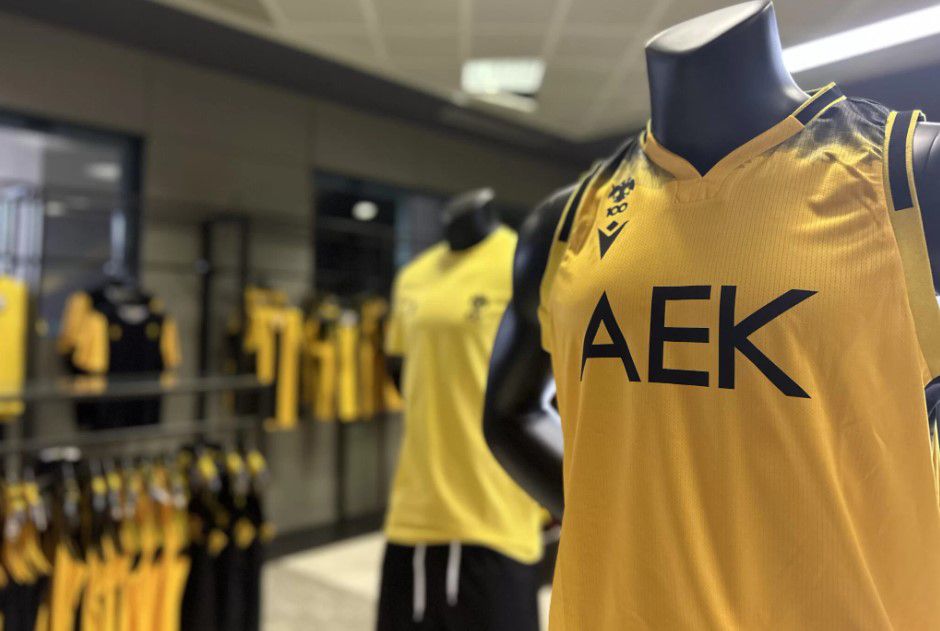 Άνοιξε η μπουτίκ της ΑΕΚ στο κλειστό των Άνω Λιοσίων – Ανάρπαστα τα προϊόντα