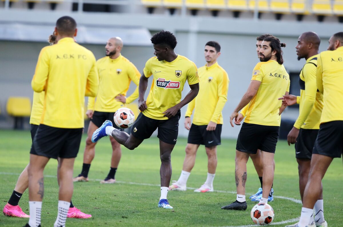 Το Sportal στην τελευταία προπόνηση της ΑΕΚ πριν το ματς με τον Άγιαξ – Όλοι μέσα εκτός από τον Λιβάι (vids)