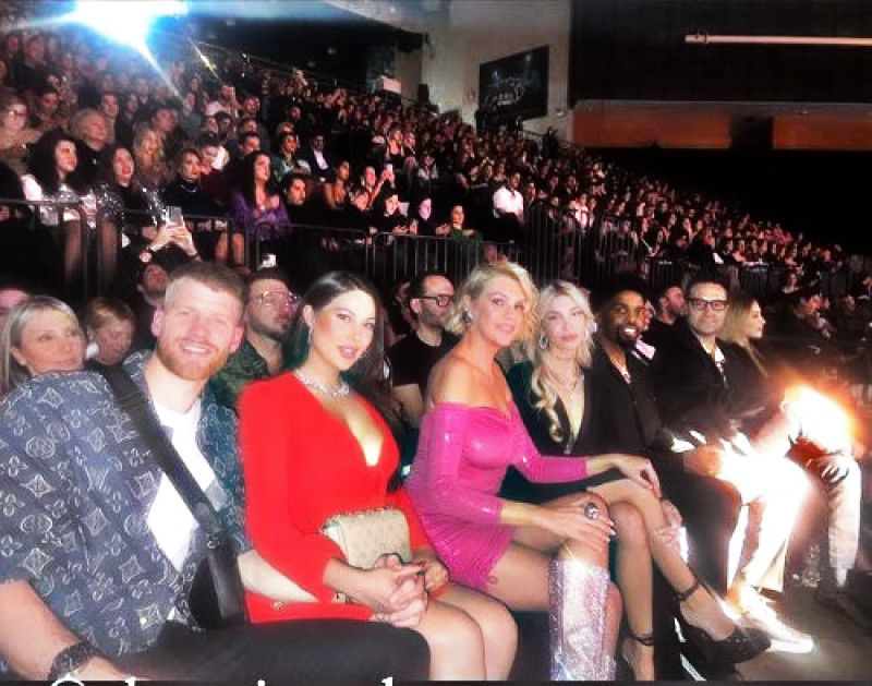 Ουόκαπ και ΜακΚίσικ στα MadWalk – Έκανε πασαρέλα η Μπέριλ με φόρεμα της Κριθαριώτη (vid)