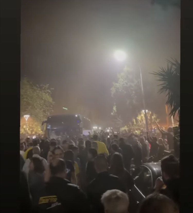 Ξενύχτησε η Νέα Φιλαδέλφεια σε μια ιστορική οπαδική βραδιά (vid)