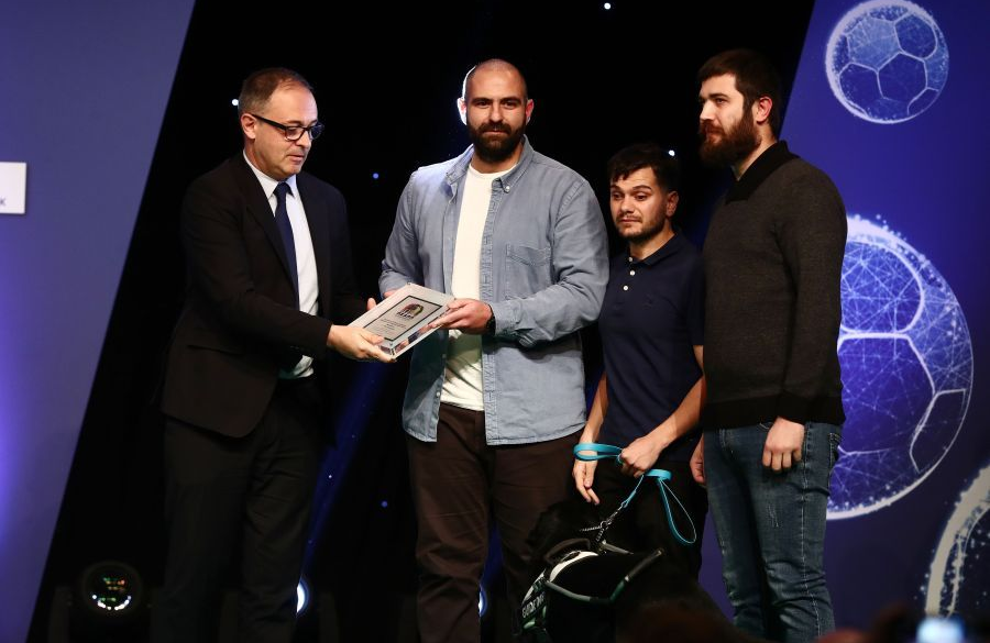 Ο ΠΣΑΠΠ βράβευσε την πρωτοβουλία της ΠΑΕ Ολυμπιακός και του Παντείου Πανεπιστημίου για μετάδοση αγώνα σε τυφλούς (vid)