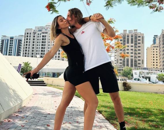 Τη δάγκωσε για τα καλά τη λαμαρίνα: Τα λουλούδια που έστειλε ο Τσιτσιπάς στην Μπαντόσα και η αντίδραση της τενίστριας