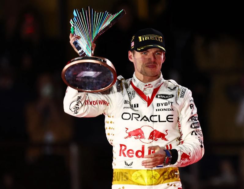 Φερστάπεν: «Προσπάθησα να απομακρυνθώ στην εκκίνηση, θεωρώ ότι και εγώ και ο Λεκλέρ φρενάραμε αργά»