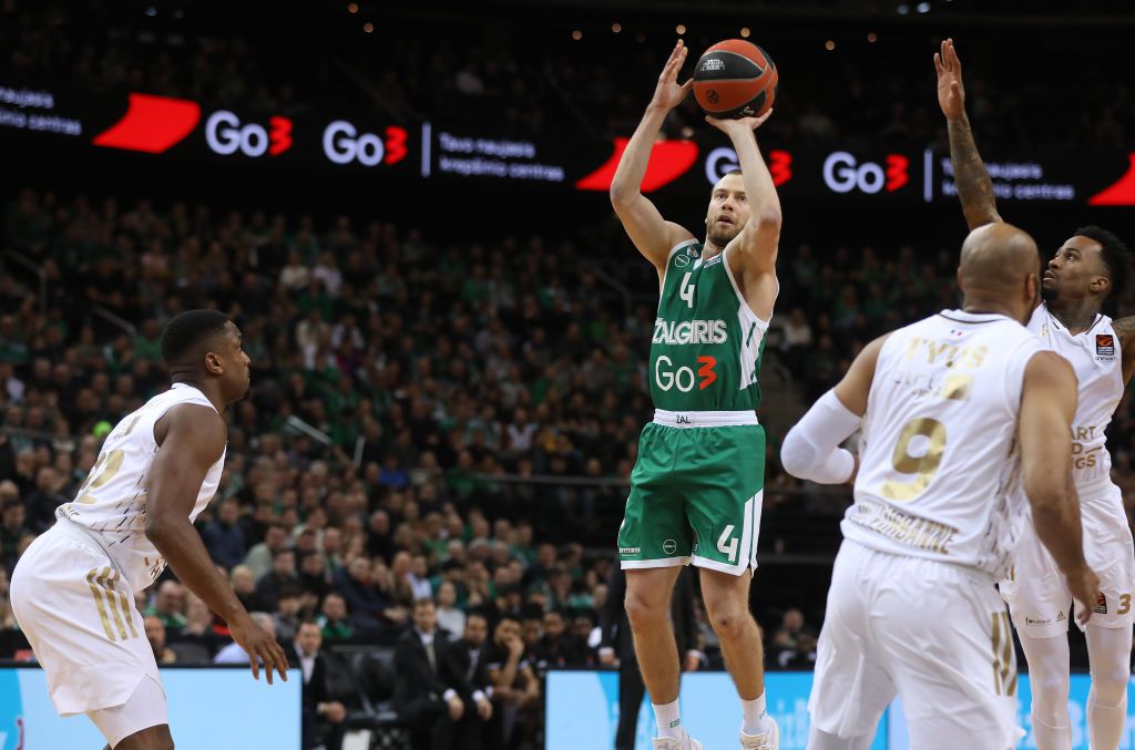 Η Ζάλγκιρις διέλυσε τη Βιλερμπάν και συνεχίζει το… κυνήγι