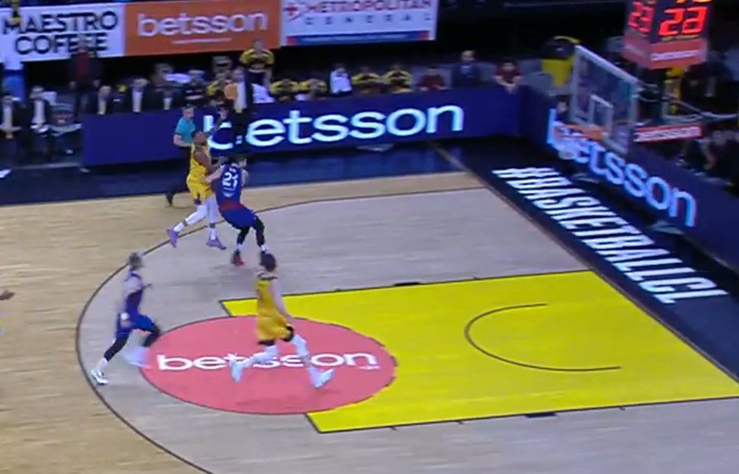 Η απίθανη alley oop συνεργασία ΜακΡέι – Κουζέλογλου (vid)