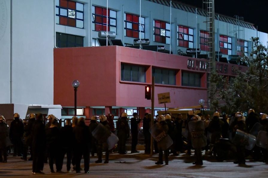 ΕΣΗΕΑ: «Τραυματίστηκε δημοσιογράφος της ΕΡΤ από άνδρα των ΜΑΤ»