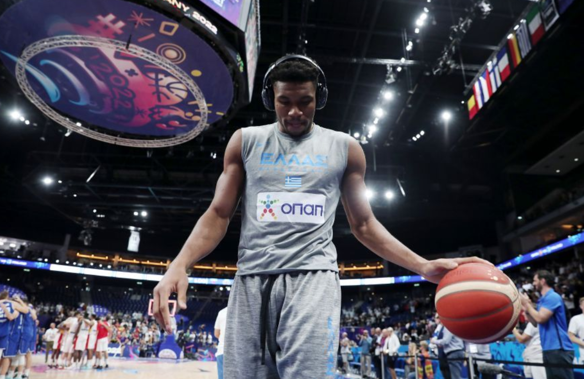 Αντετοκούνμπο: «Ένας είναι ο GOAT στο ποδόσφαιρο – Θα ήταν καλός και στο μπάσκετ»