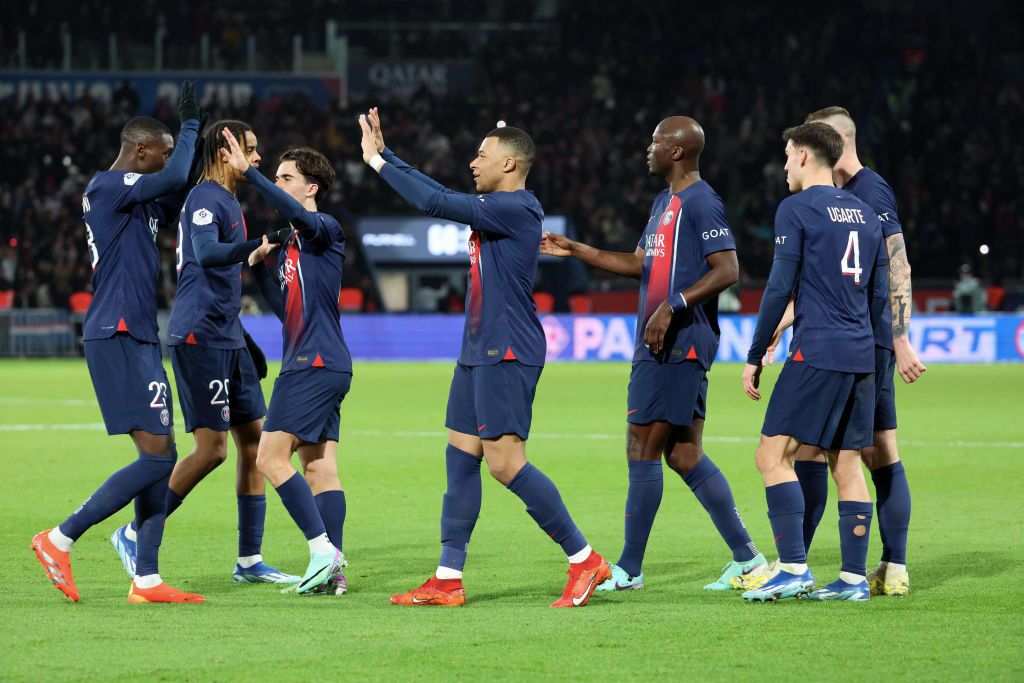 «Περίπατος» και παραμονή στην κορυφή για την Παρί Σεν Ζερμέν – Ασταμάτητο… τρένο η Μπρεστ με καρέ Ντουμπιά