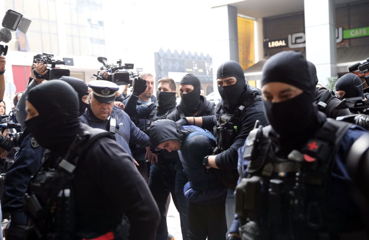 Στην ασφάλεια τρεις ακόμα οργανωμένοι οπαδοί για τον τραυματισμό του αστυνομικού