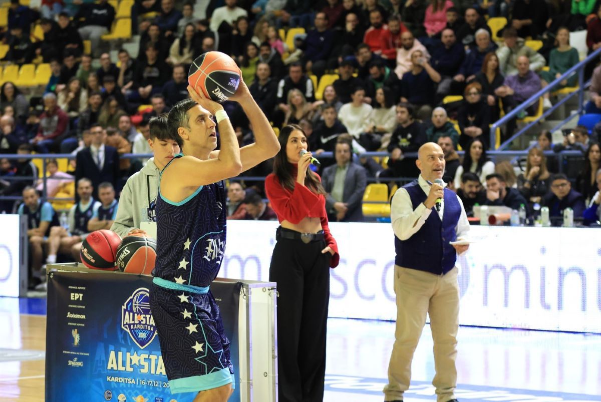Ο Νίκος Χατζής στο Sportal: «Πριν από 1,5 μήνα το παρκέ του γηπέδου στην Καρδίτσα είχε σηκωθεί τρία μέτρα και τώρα είναι ένα στολίδι»