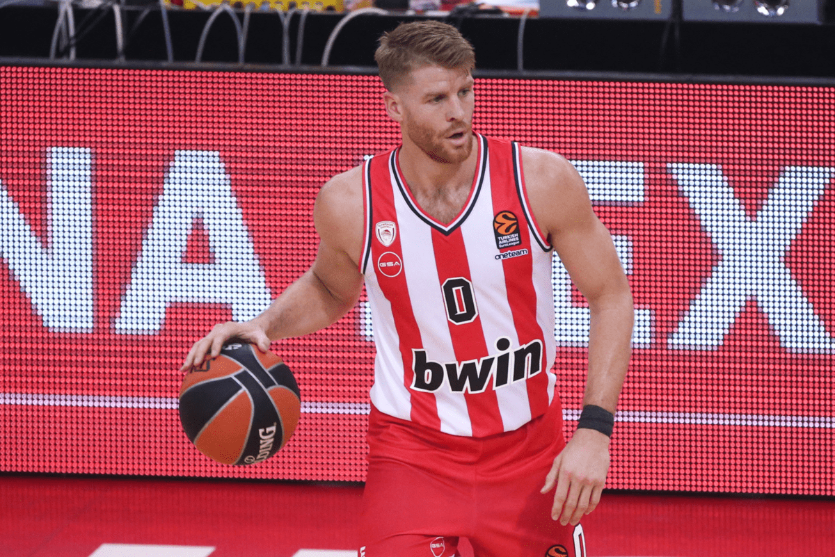 Χτύπησε και έφυγε για τα αποδυτήρια ο Ουόκαπ – Διάστρεμμα η πρώτη εκτίμηση