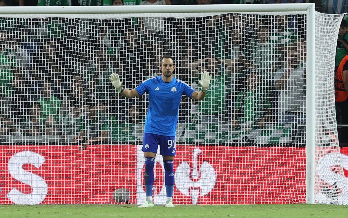 Η UEFA αποθέωσε τον Μπρινιόλι για την απίθανη τριπλή του επέμβαση (vid)