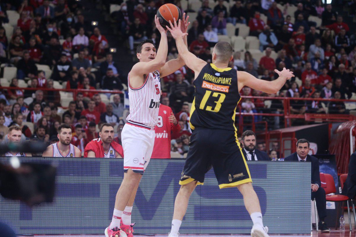 «Πύρρειος» νίκη για τον Ολυμπιακό επί του Άρη