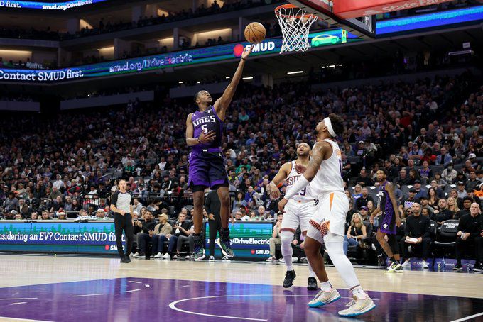 Με «τριπλό» Σαμπόνις και ηγετικό Φοξ οι Κινγκς «λύγισαν» τους Σανς – Τι έκανε ο Βεζένκοφ