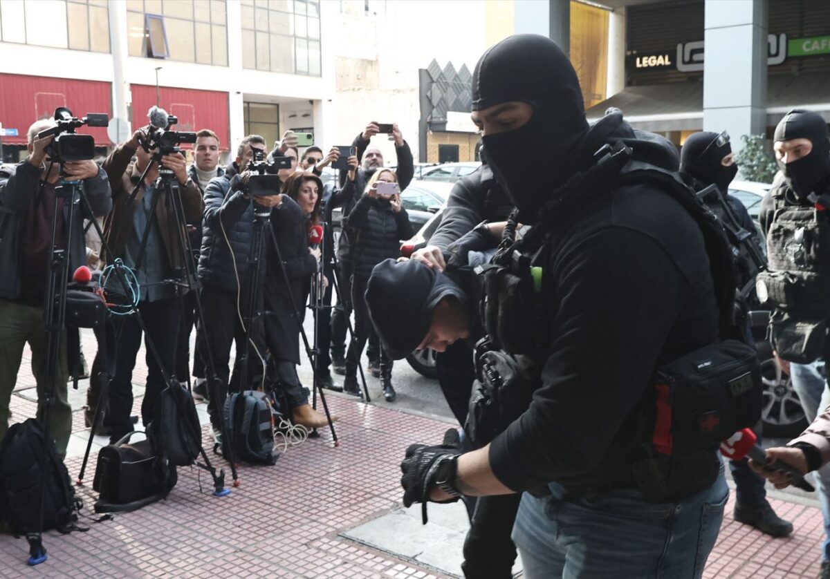 Μετά τον 18χρονο ένα βήμα πριν από νέες συλλήψεις – Ο συσχετισμός με το μαχαίρωμα 22χρονης οπαδού το 2019