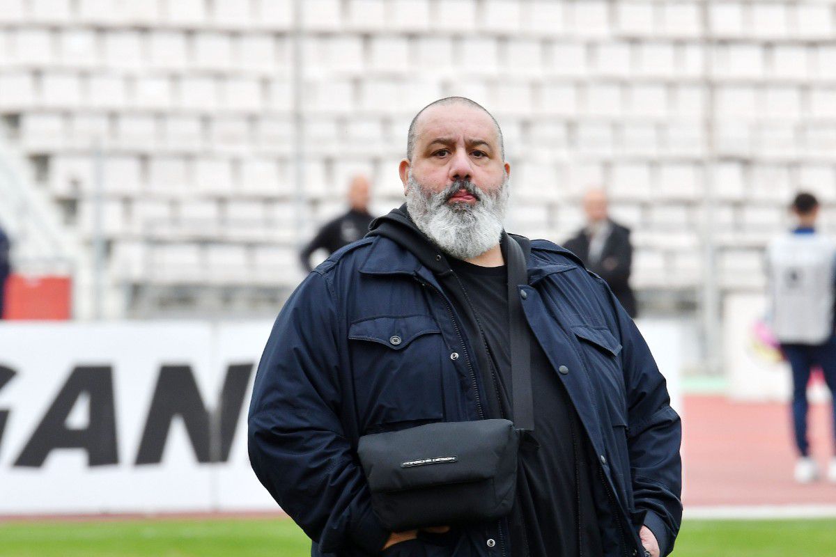 Αποβλήθηκε ο Καραπαπάς