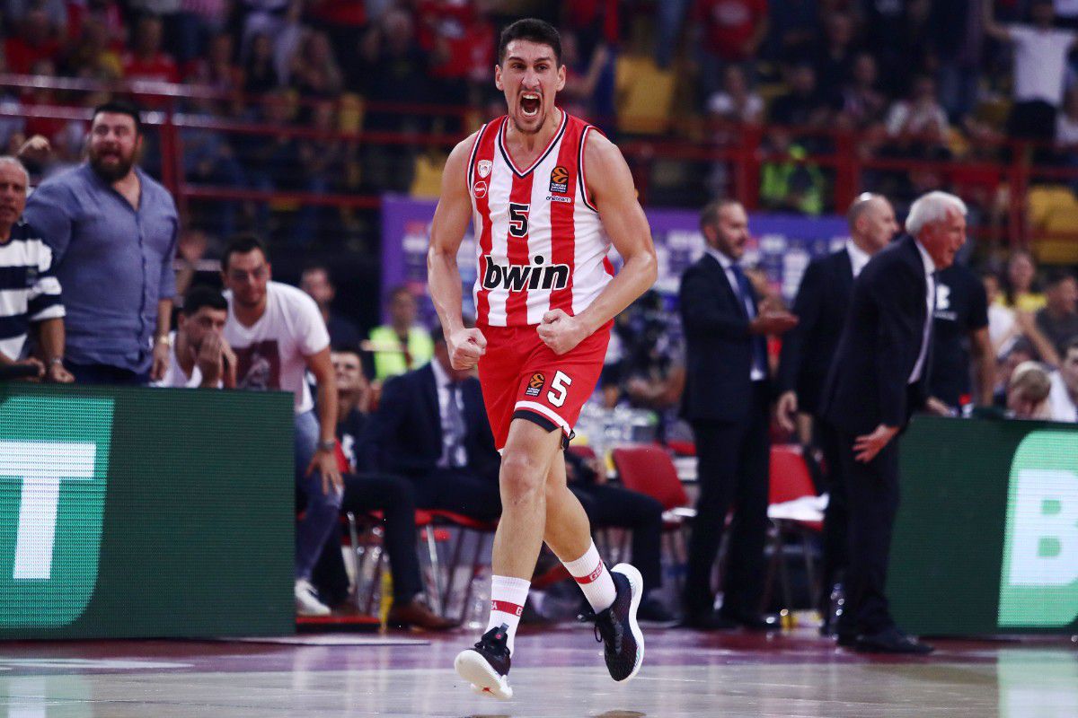 Παίζει ο Λαρεντζάκης κόντρα στην Καρδίτσα – Η ευχάριστη έκπληξη των μαθητών στο ξενοδοχείο του Ολυμπιακού