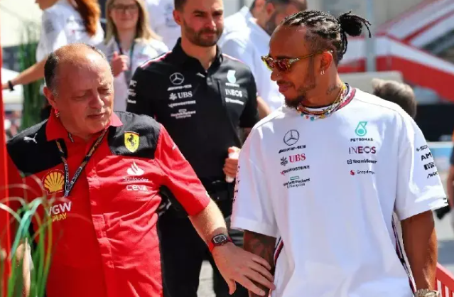 Ο Βασέρ έδωσε εξηγήσεις για τις συνομιλίες με τον Χάμιλτον