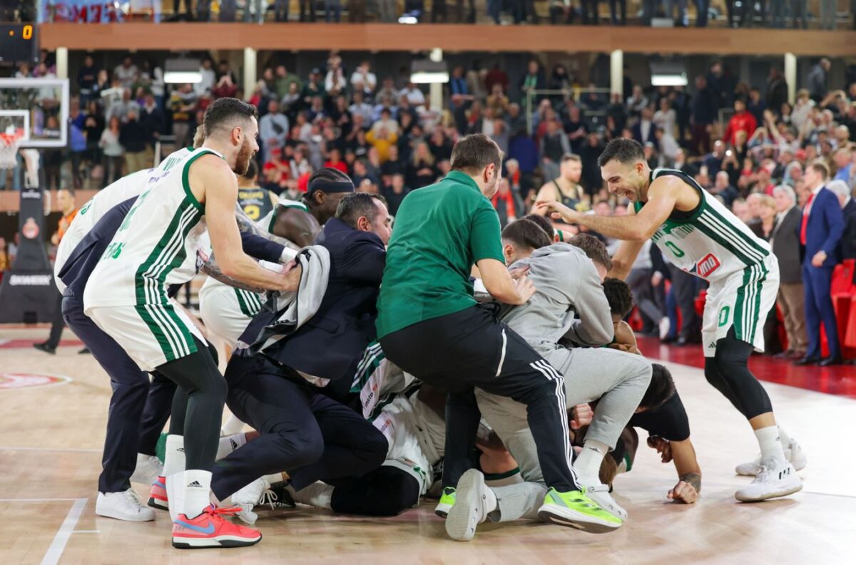 Πανικός με Γκριγκόνις στα αποδυτήρια του Παναθηναϊκού – Ούρλιαζε εκστασιασμένος ο Σλούκας (vid)