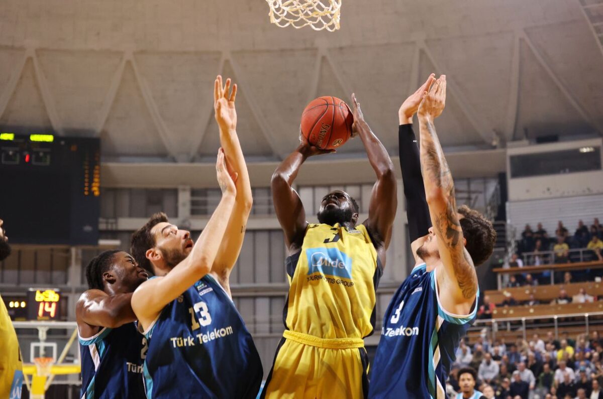 «Καθ-Άρη-σε» στο τέταρτο δεκάλεπτο ο Άρης