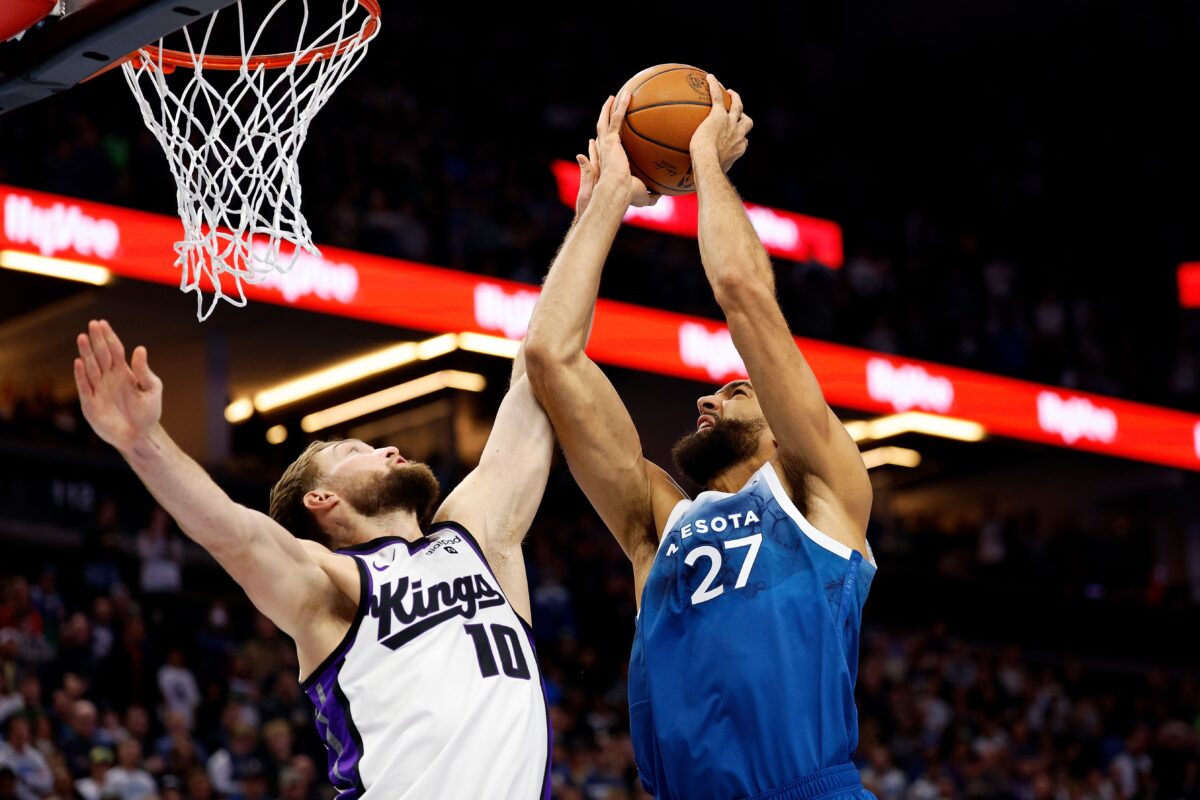 Οι Τίμπεργουλβς «δάγκωσαν» στο Σακραμέντο τους Κινγκς – Στο… μηδέν και στο επτάμισι ο Βεζένκοφ (vids)