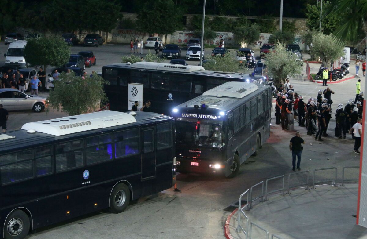 Στις 12:30 οι ανακοινώσεις για τα νέα μέτρα για την οπαδική βία