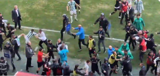 Ξύλο ξανά στην Τουρκία, σοβαρά επεισόδια και πέντε κόκκινες κάρτες σε ματς Β κατηγορίας