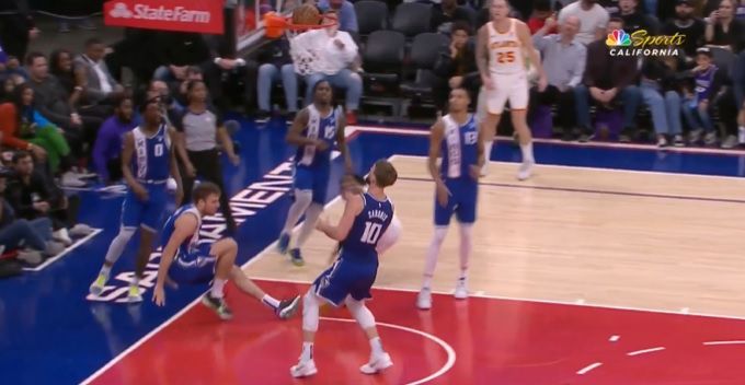 Η στιγμή του τραυματισμού του Βεζένκοφ – Του γύρισε ο αστράγαλος! (vid)