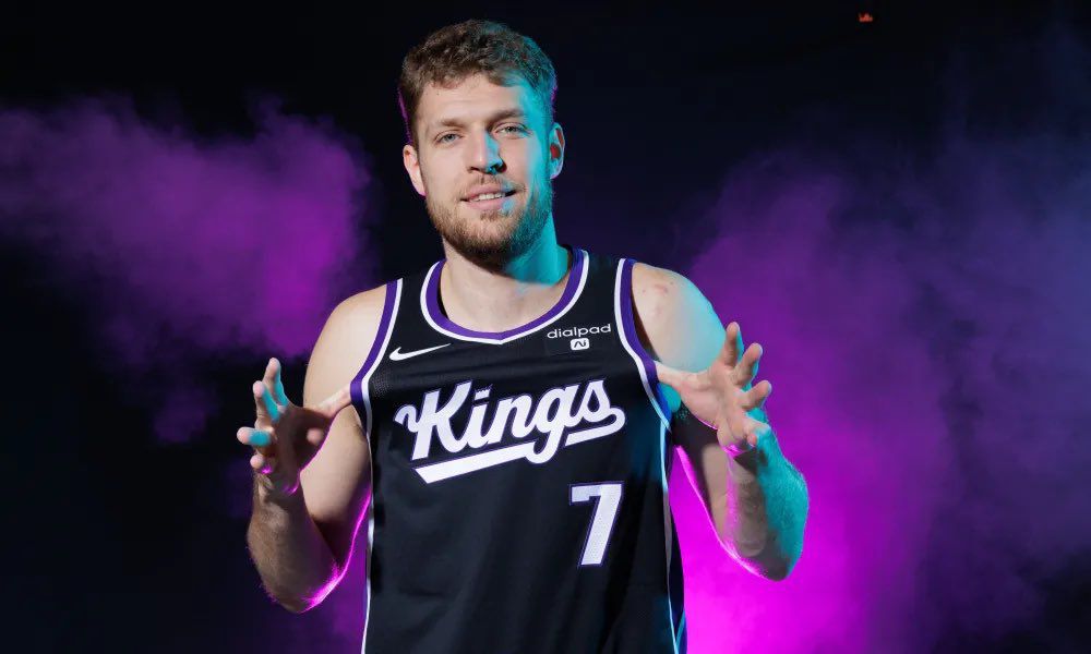 Οι Κινγκς έβγαλαν στο «σφυρί» τρεις παίκτες – Τι γίνεται με Βεζένκοφ