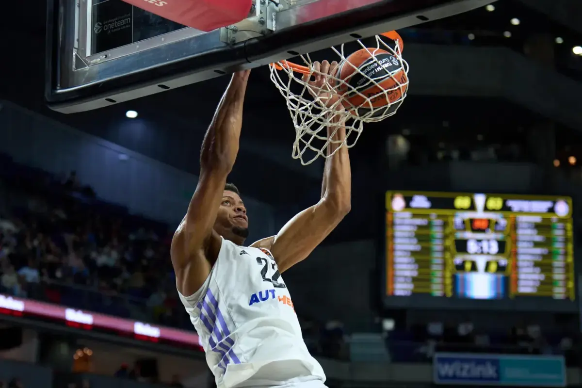 Ο Δημήτρης Γιαννακόπουλος ακολούθησε τον Ταβάρες στο Instagram!