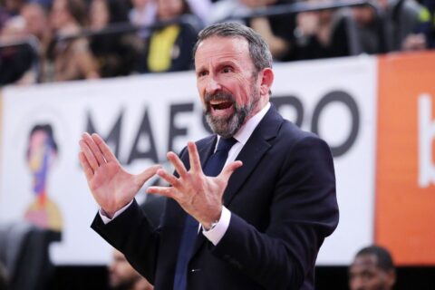 Πλάθα: «Να παίζουμε πιο έξυπνα»