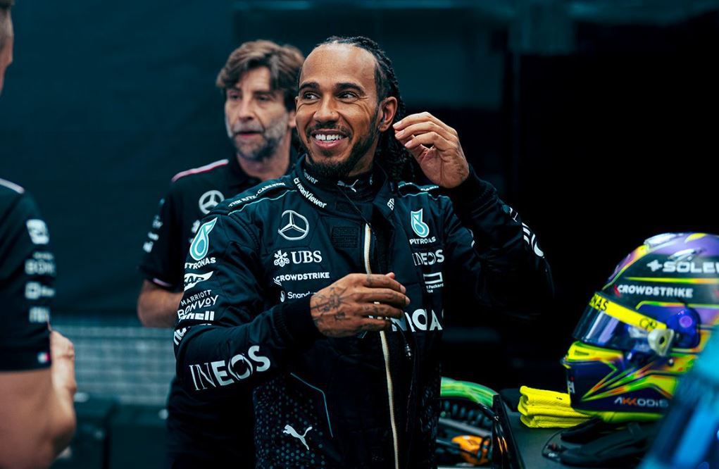 Χάμιλτον για τη μεταγραφή του στη Ferrari: «Εγώ γράφω τη δική μου ιστορία, δεν μπορείς παρά να αισθάνεσαι δέος για τη Scuderia»