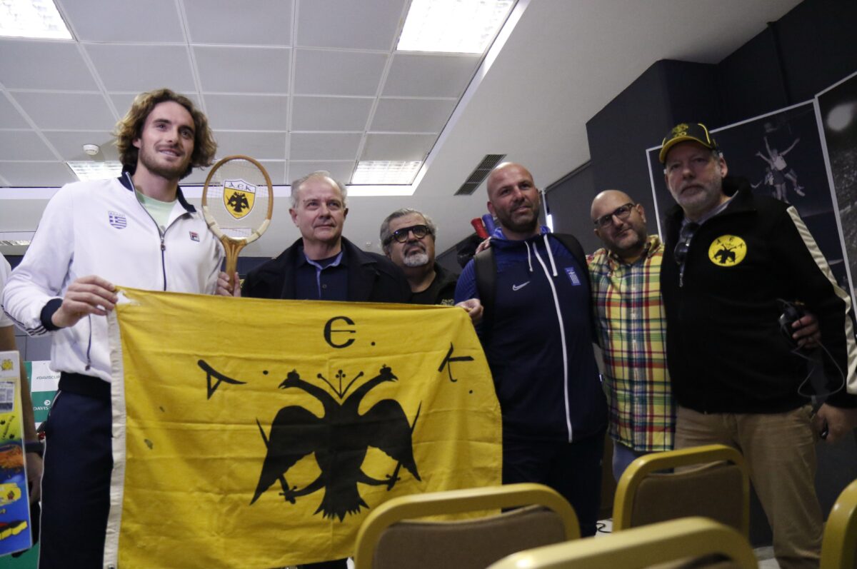 Η επίσκεψη που «τρέλανε» τον Τσιτσιπά και η υπόσχεση που έδωσε για ραντεβού στο γήπεδο της ΑΕΚ