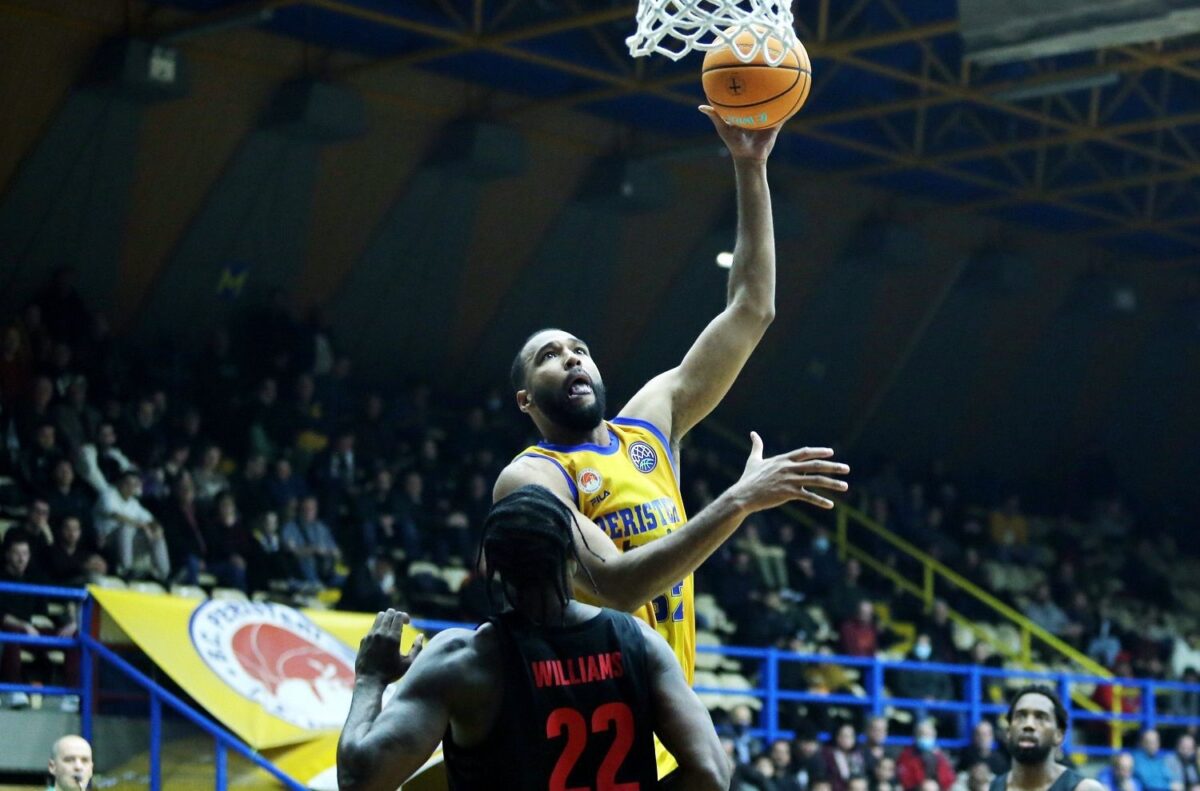 Τόμπσον: «Η Καρσίγιακα έχει ταλέντο – Να μείνουμε στο πλάνο του κόουτς»