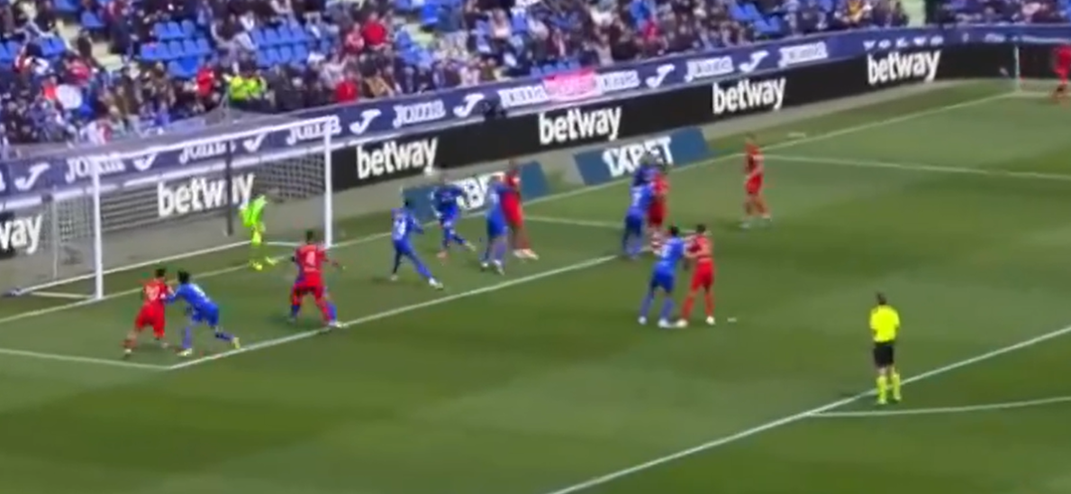 Πέρασε με τριάρα με από την έδρα της Αλμερία η Οσασούνα, ο Σέρχιο Ράμος… κέρασε τη Σεβίλλη για τα γενέθλιά του