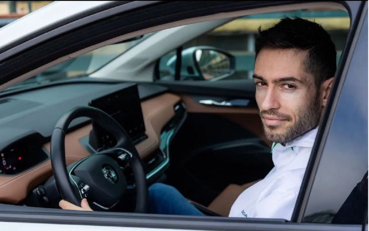 Αυτό είναι το ιδιαίτερο αυτοκίνητο που οδηγεί ο Μίλτος Τεντόγλου (pics)