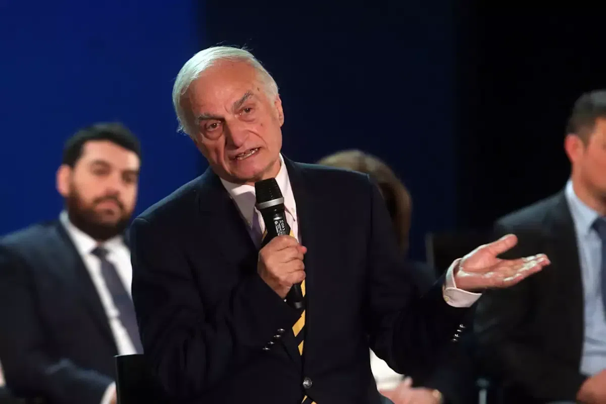 Ευχάριστα νέα για τον Μαυρομμάτη: Ξύπνησε από την καταστολή