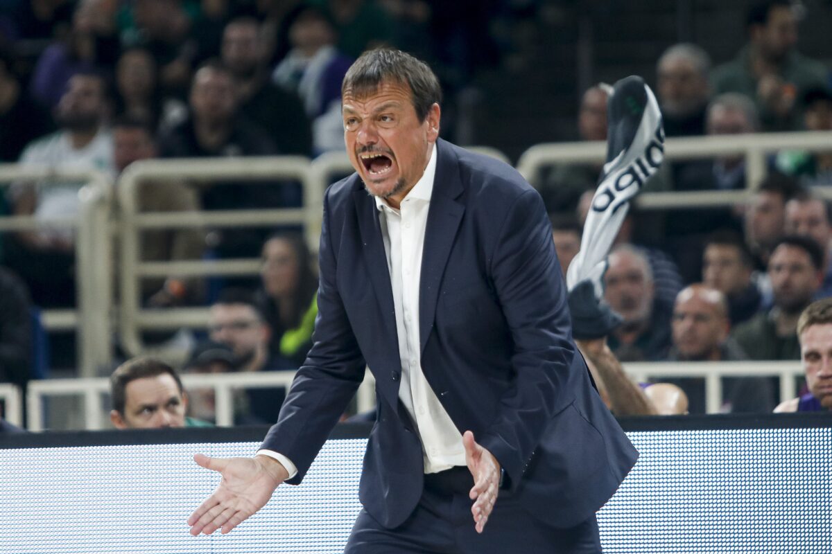 Αταμάν: «Στο δεύτερο ημίχρονο ανέλαβε ο Σλούκας – Σημαντικό το ντέρμπι με τον Ολυμπιακό»