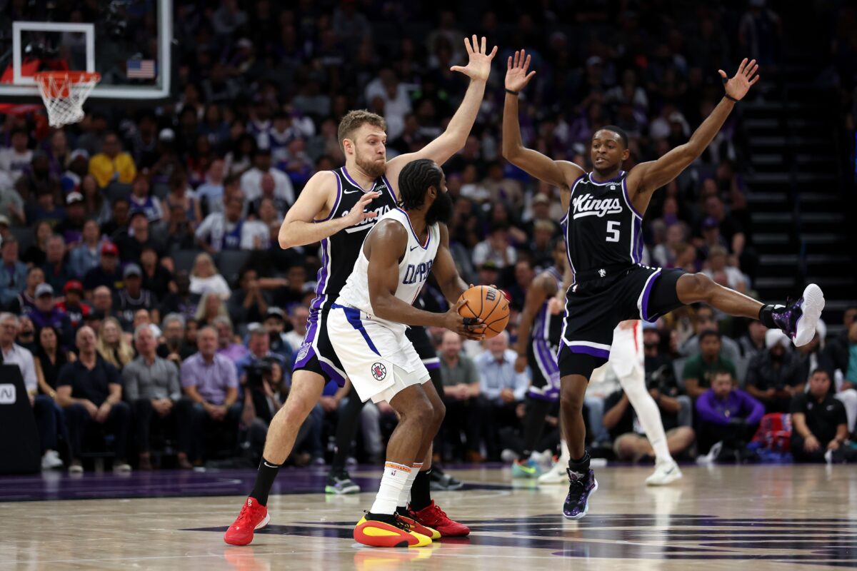 Τρομερός ο Σαμπόνις και νίκη για τους Κινγκς κόντρα στους Κλίπερς – «Βιδωμένος» στα 9 λεπτά ο ρόλος του Βεζένκοφ (vid)